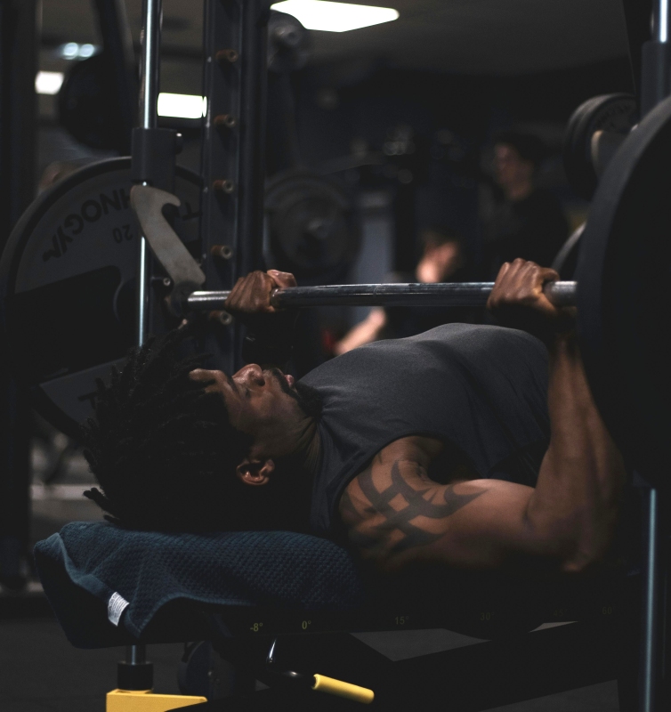 Why going to the gym is not enough (and why strength alone can hold you back) Foto de Marius Aholou